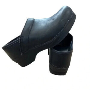 Dansko Women’s Professional Black Oiled Clog Shoes Size EU37/ US 7 GUC